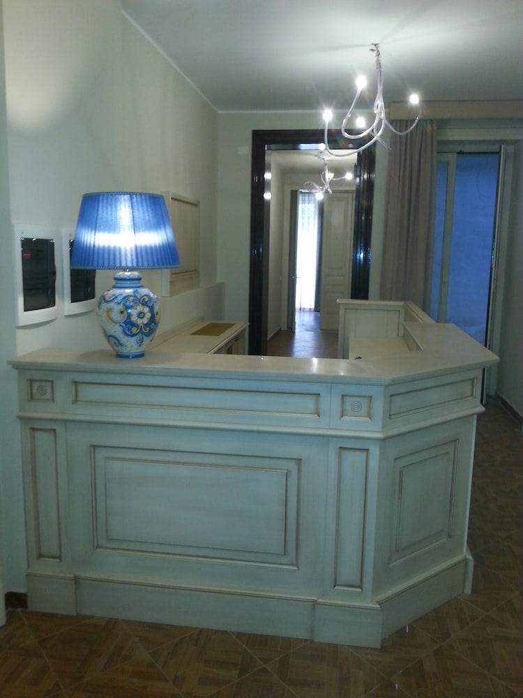 Umberto House 3*