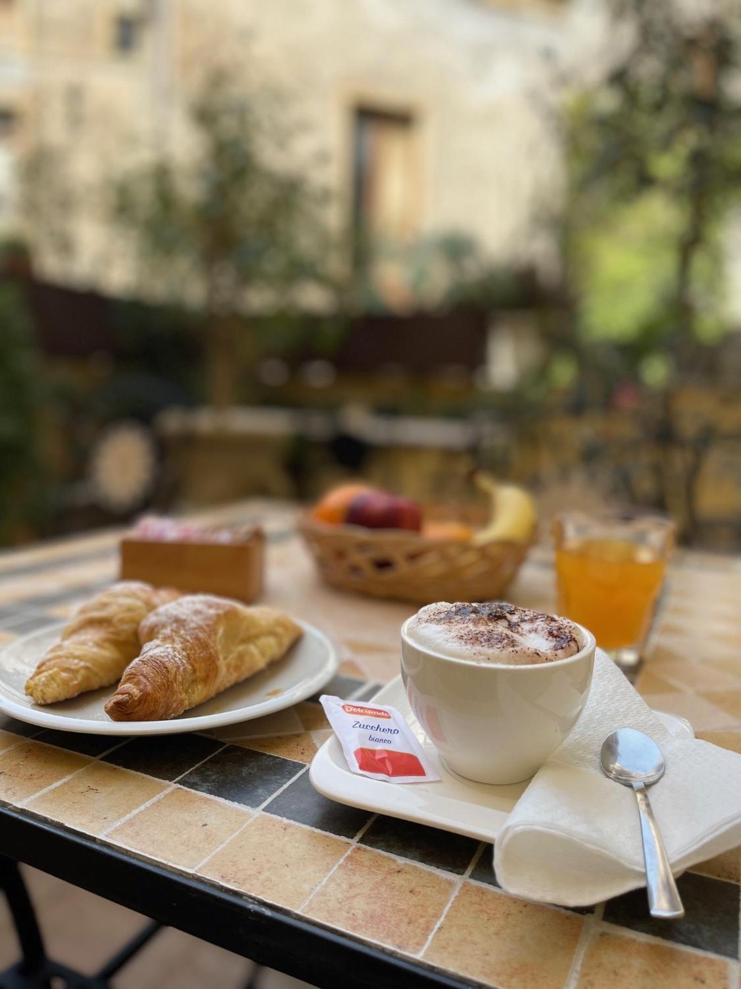 Umberto House Hotel 3*